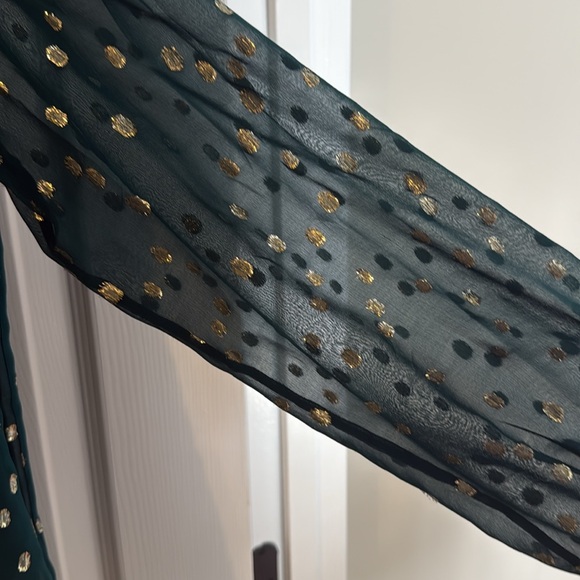 🌟 NWT 🌟 Lilly Pulitzer 🌟 Spruce Green Blouse with Gold Polka Dots 🌟 Small - Picture 5 of 10